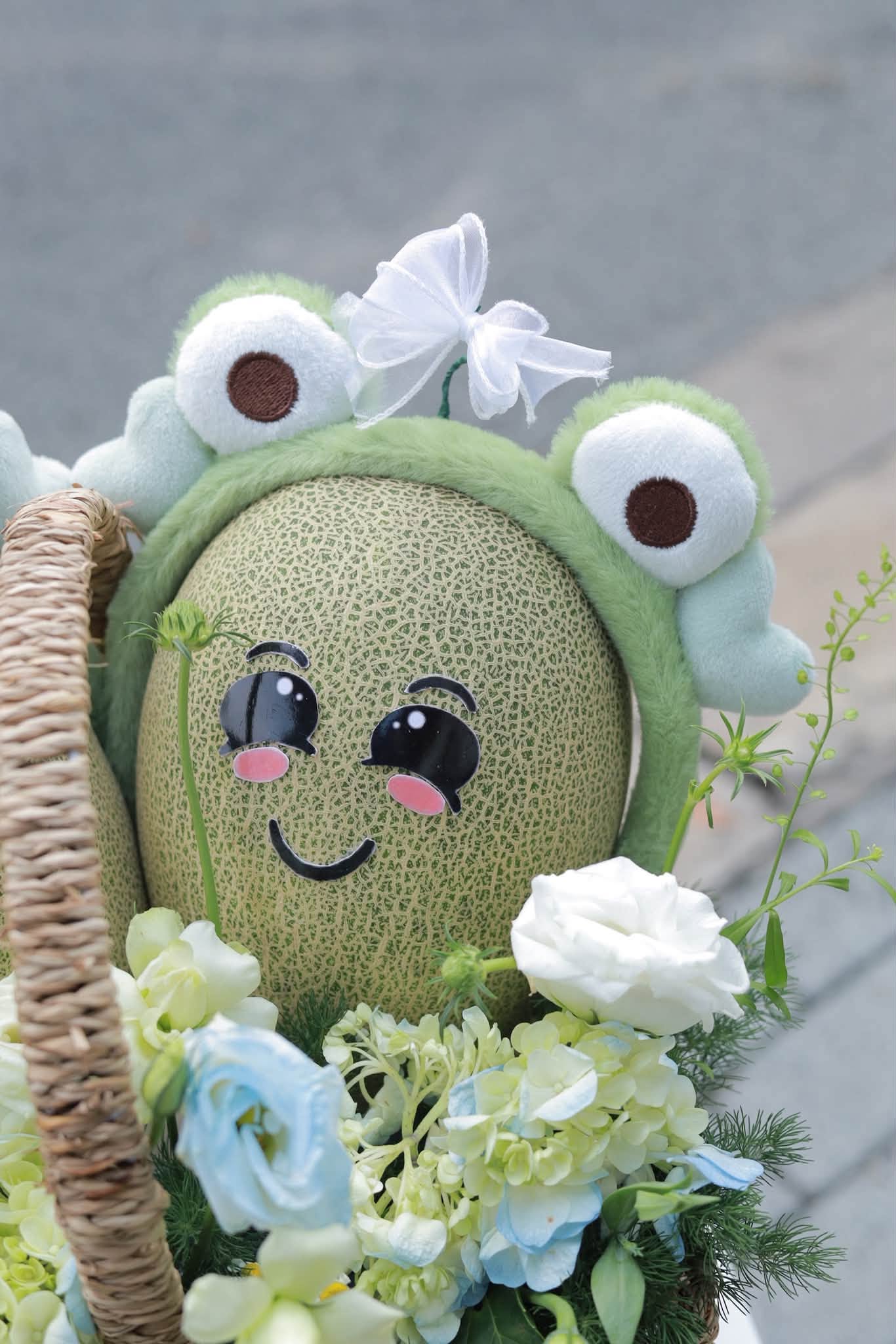 Giỏ trái cây với nhiều loại quả tươi tại Ely Fruit